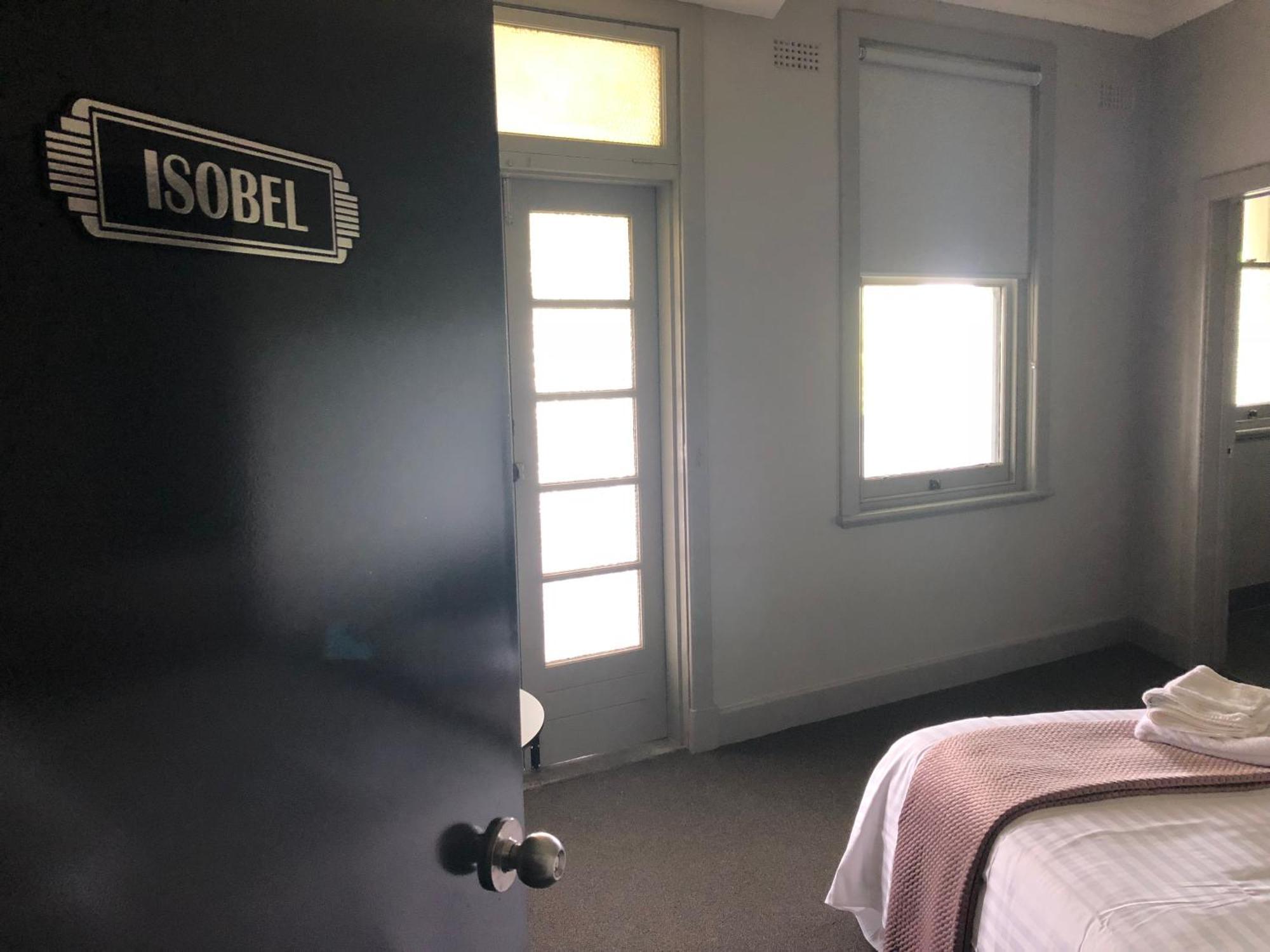 The Royal Hotel, 드루인 외부 사진