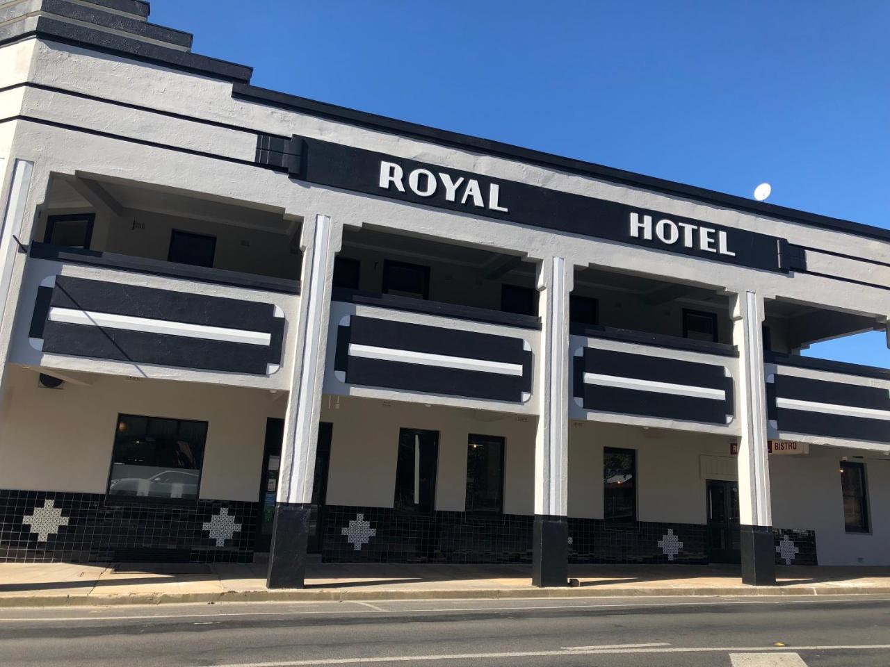 The Royal Hotel, 드루인 외부 사진